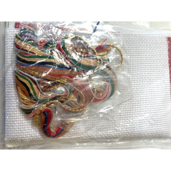 Bucilla Christmas Cross Stitch Kit "Beary Merry Christmas" Teddy Bear Wall Hangi - Picture 3 of 4